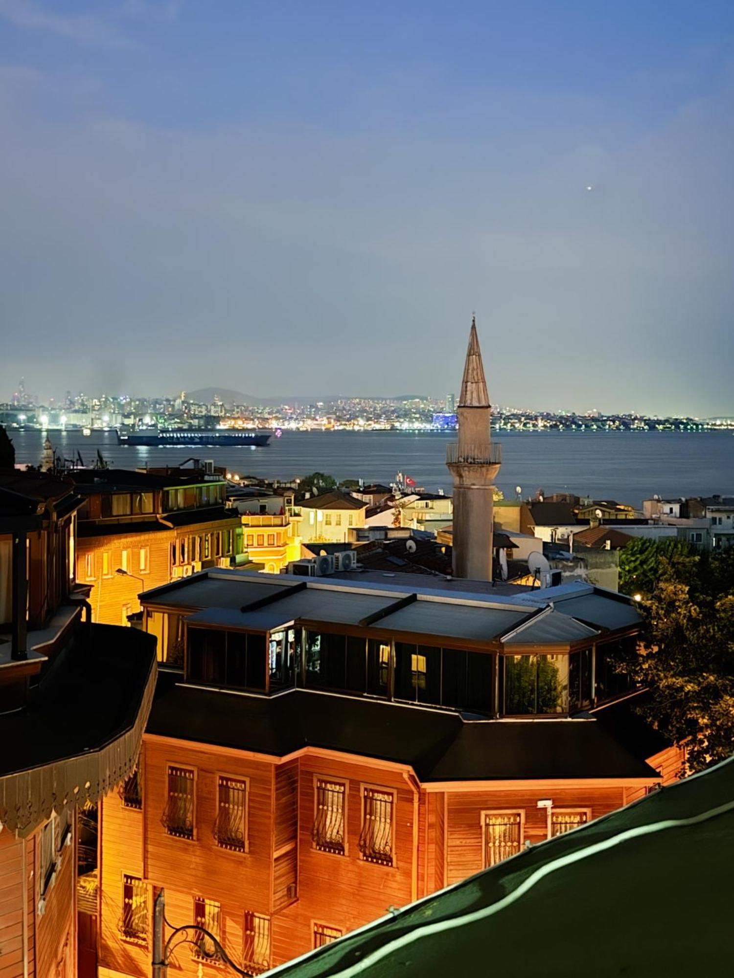 The New Season Apart Istanbul Bagian luar foto