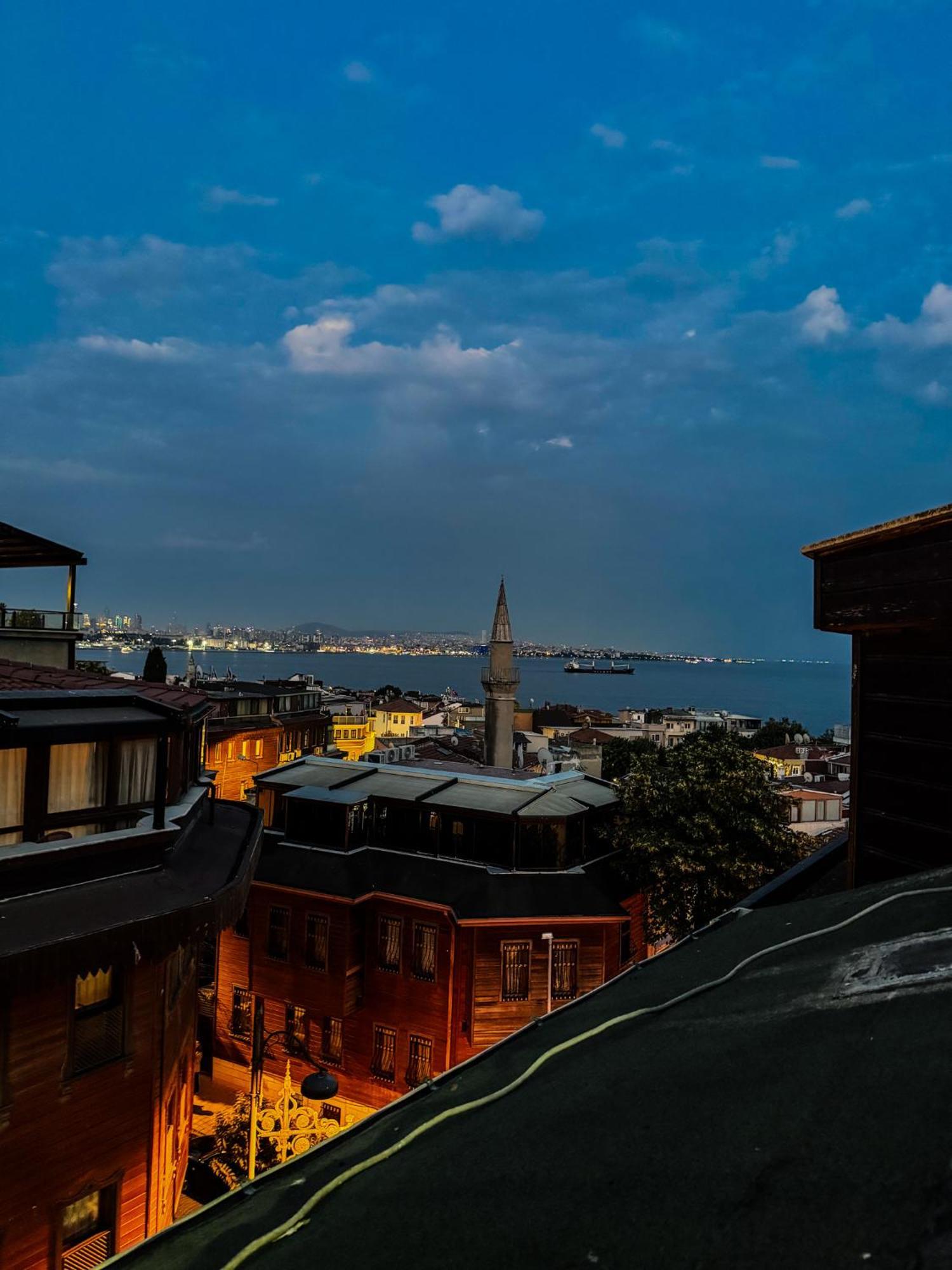 The New Season Apart Istanbul Bagian luar foto